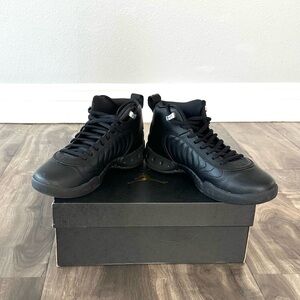 Boys 7y Black Jordan Jumpman Pro